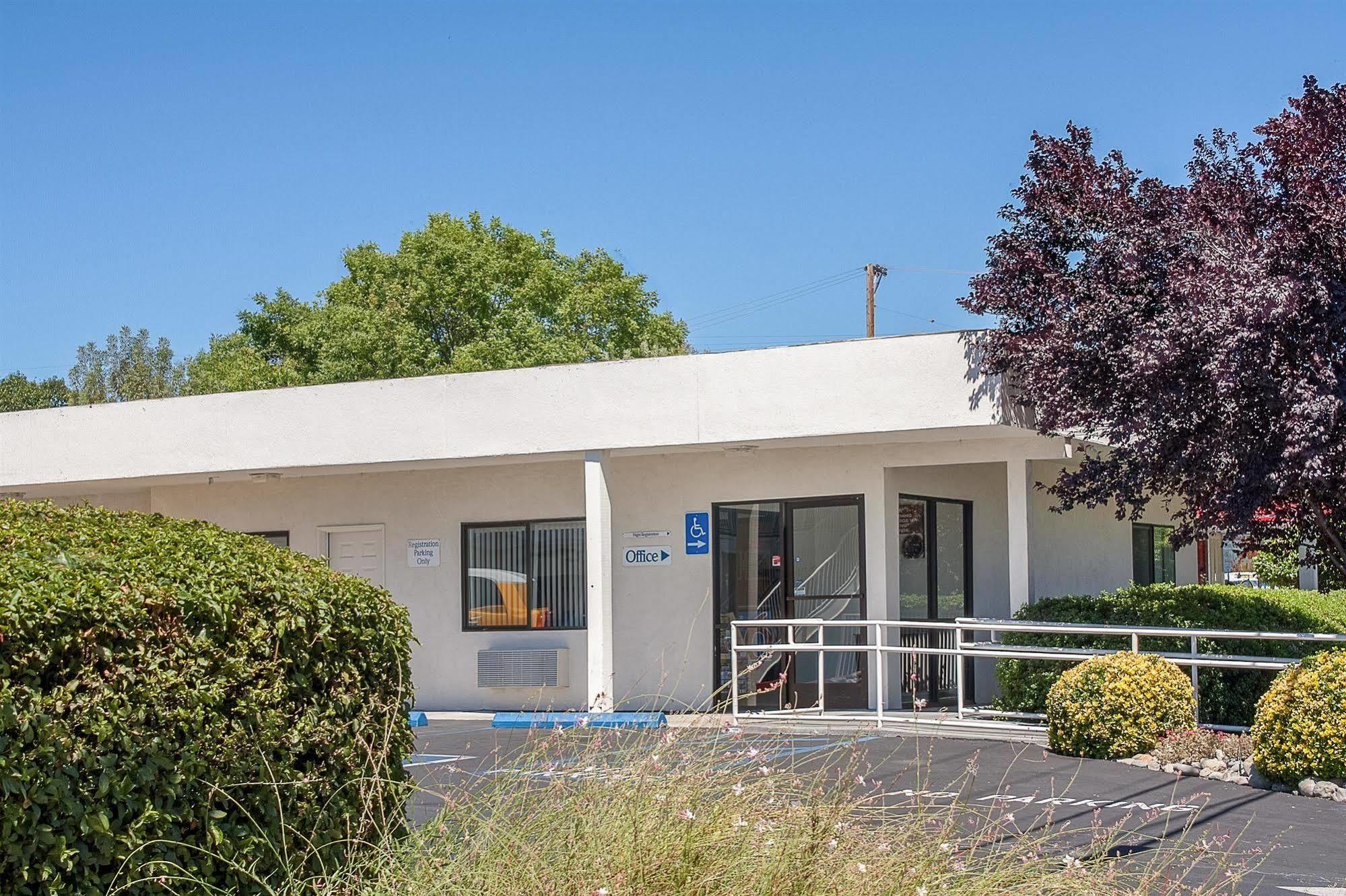6-ukiah, Ca 3* Ukiah